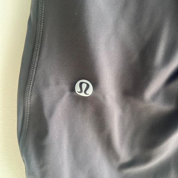 Lululemon Base Pace Crops size 16 - Picture 5 of 6